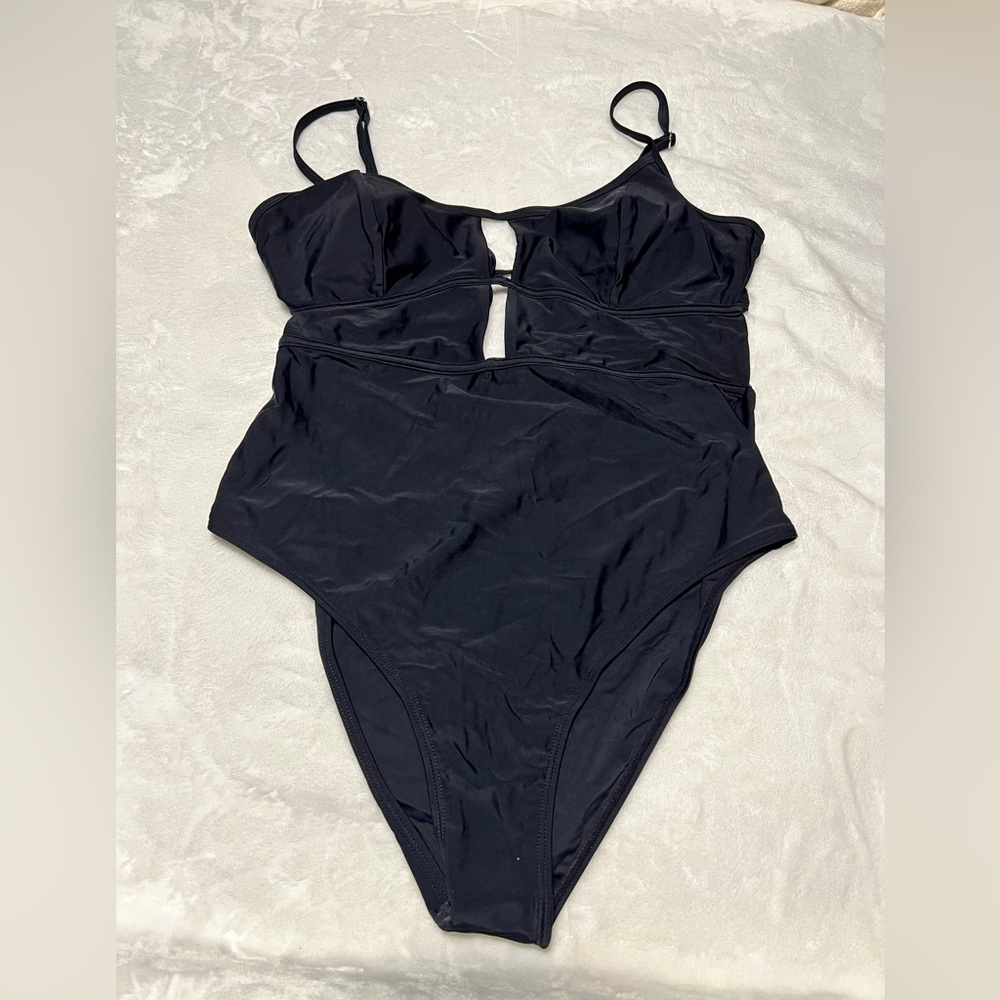 Cupshe Elegant Black Swimsuit